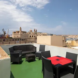 Traditional & Modern Maltese Townhouse - Rooftop Terrace And Sea Views, Close To Birgu Waterfront Holiday home Cospicua